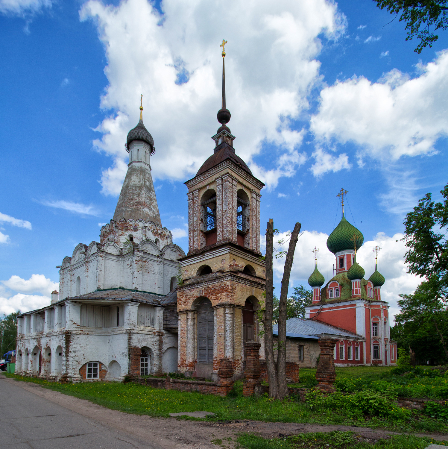 The Church of Peter the Metropolitan is one of the most beautiful in ancient Pereslavl-Zalessky