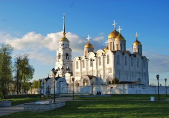CrazyBuuu van in Suzdal Travel real Russian provinces