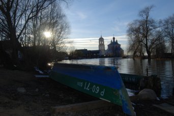 Plescheevo Lake bank: boats Plescheevo Lake bank: boats