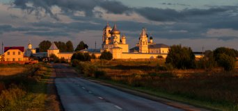 Pereslawl Zalessky Sunset: Nikitsky Monastery Pereslawl Zalessky Sunset: Nikitsky Monastery