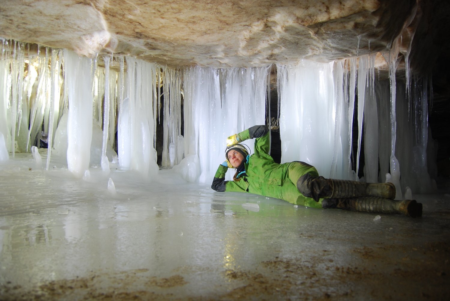 <span style="font-weight: bold;">Ice Caves of Pinega</span><br>