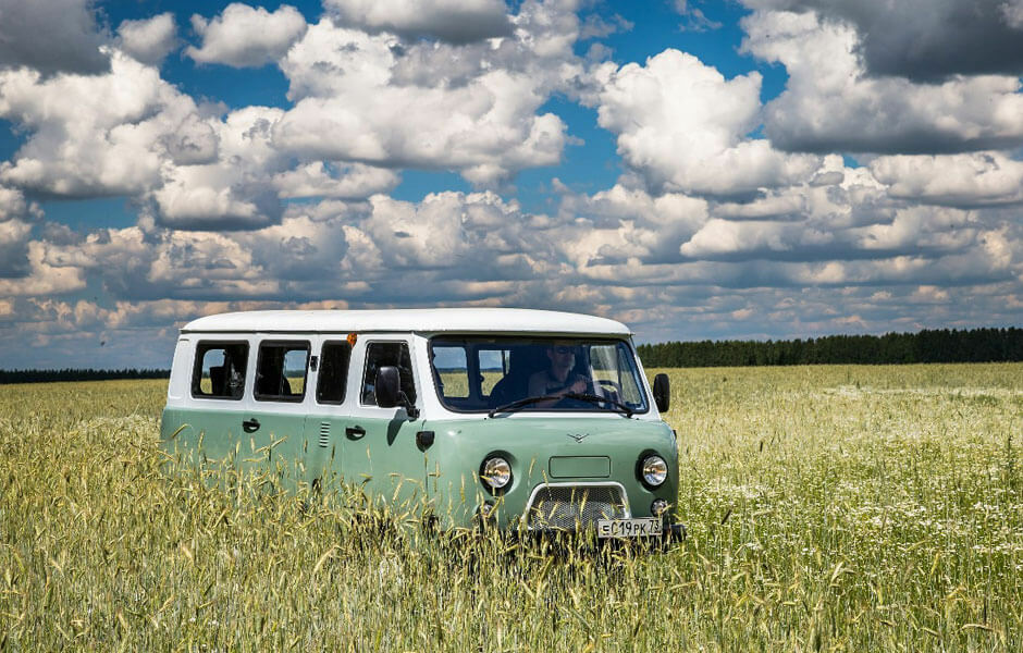 <span style="font-weight: bold;">I WANT TO BUY UAZ VAN</span><br>